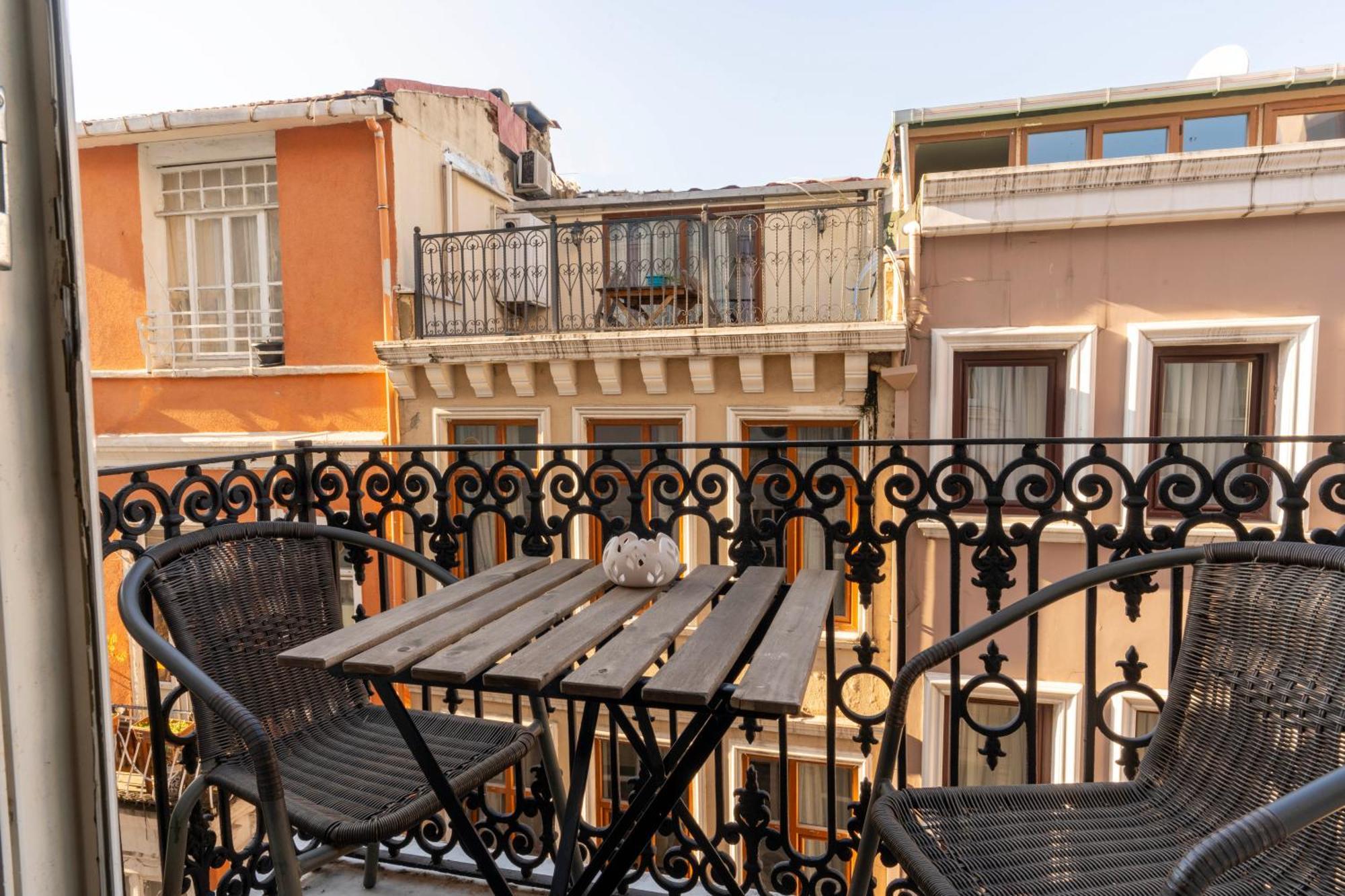 5 Apartment Galata Истанбул Екстериор снимка